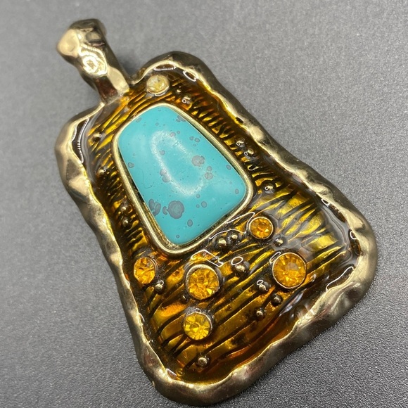 Chunky Goldtone Faux Turquoise Magnetic Pendant - Picture 7 of 7